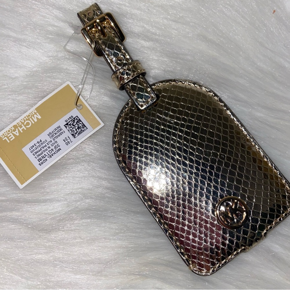 MK Michael Kors luggage tag New